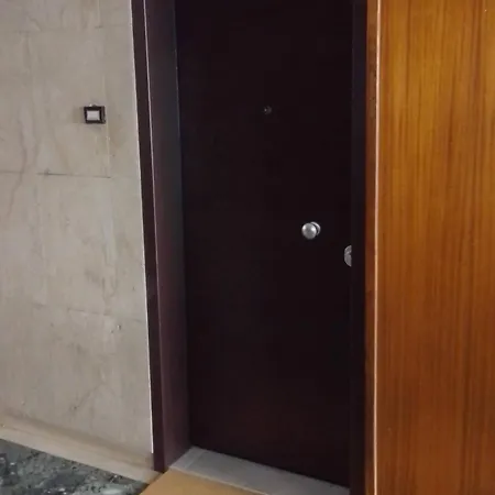 Modern, Comfortable Apartment, In The Heart Of The City_2 * Larissa